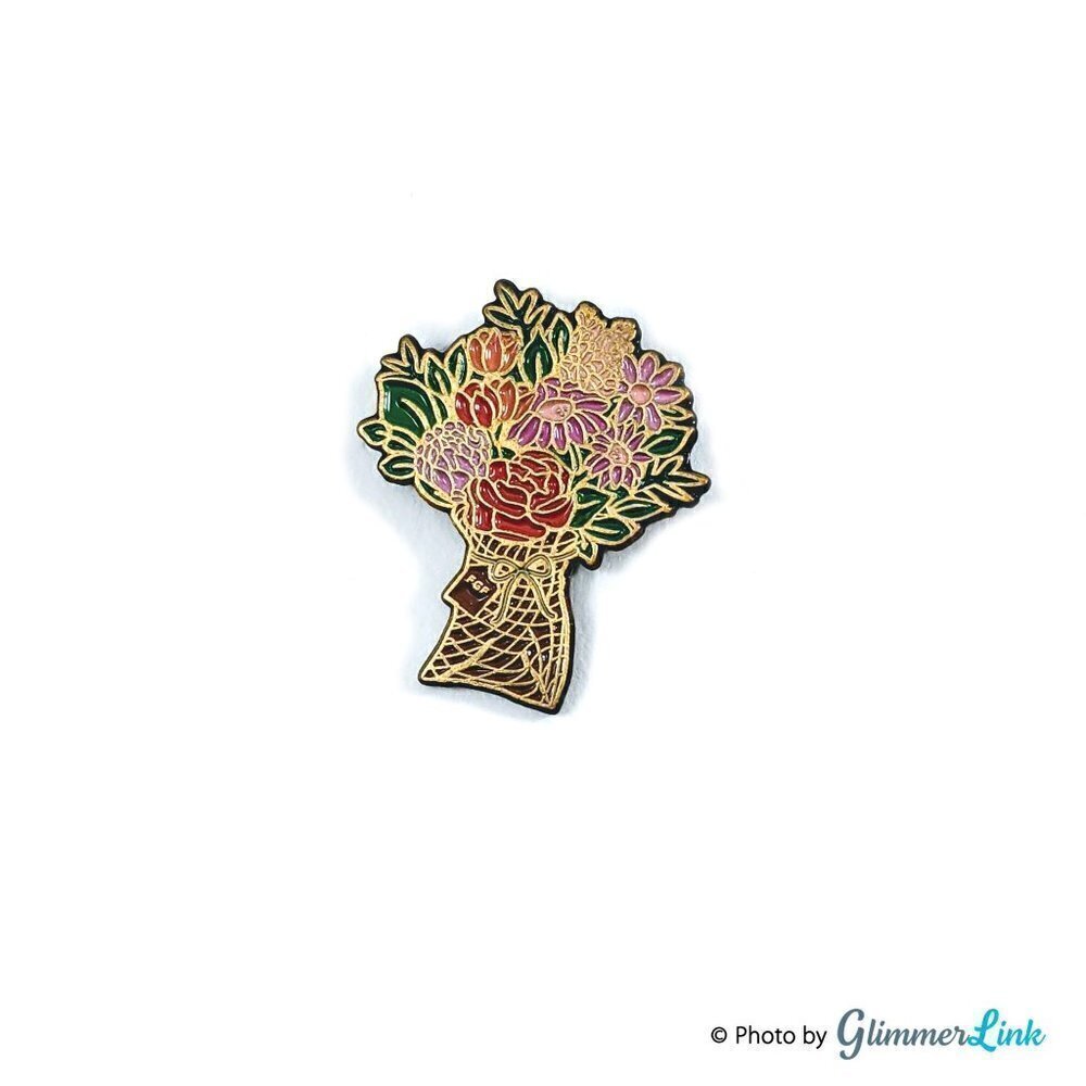 NWOT Farmgirl Flowers Bouquet Pin